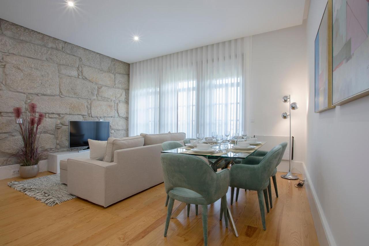 Liiiving In | Downtown Luxury * Oporto